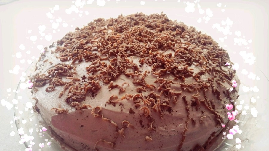 عکس کیک شکلاتی با روکش خامه 