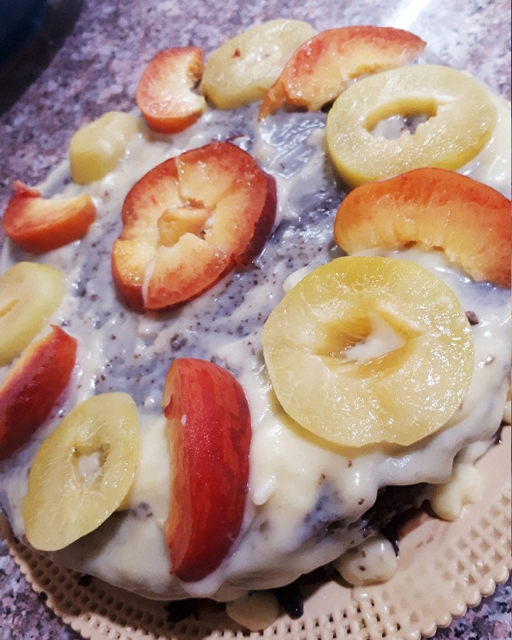 عکس کیک بی بی با تزئین کرمفیل و میوه های تابستونی