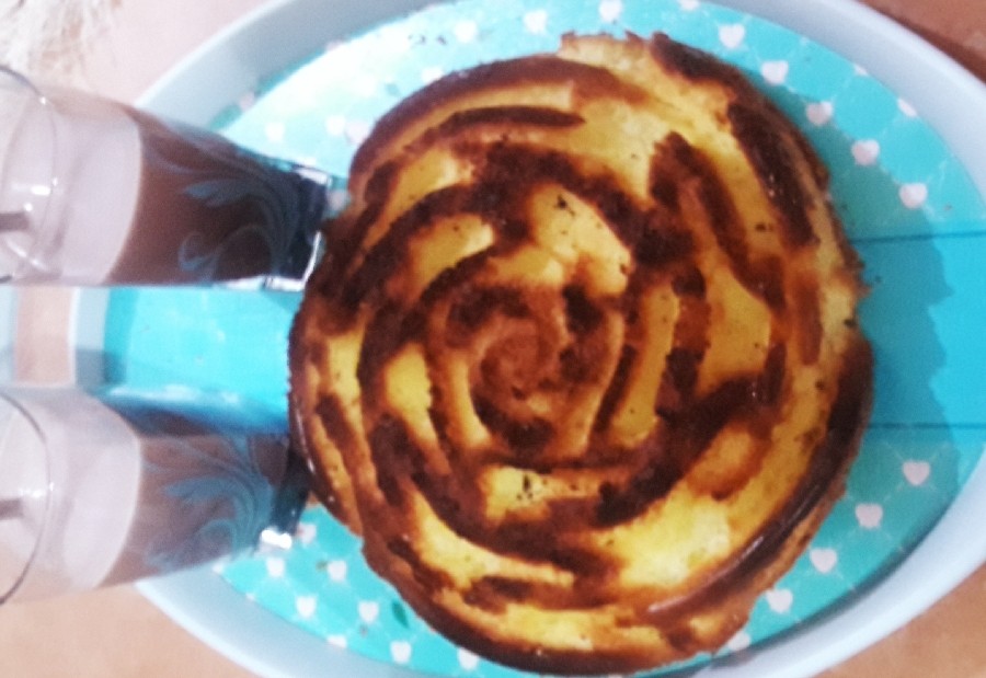 عکس کیک پان اسپانیا با ارد برنج با شیر کاکائو