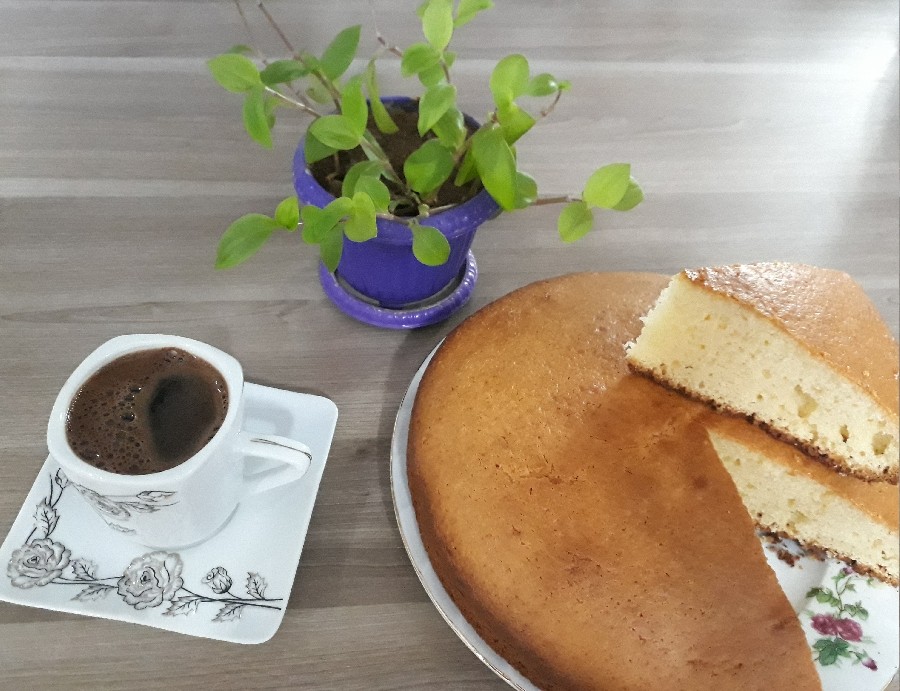 عکس عصرونه تنهایی من
با کیک و قهوه