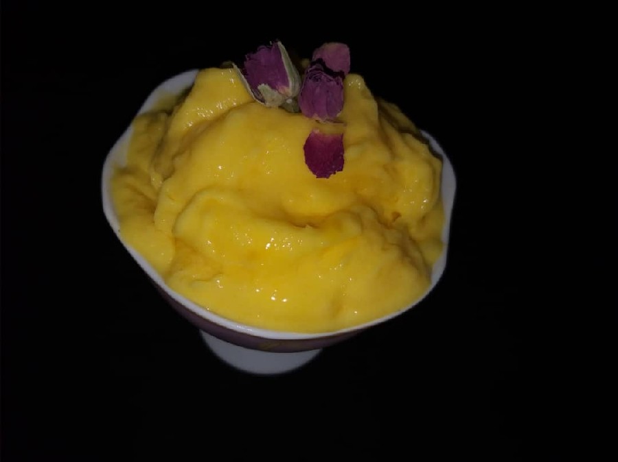 عکس اولین بستنی زعفرانی من