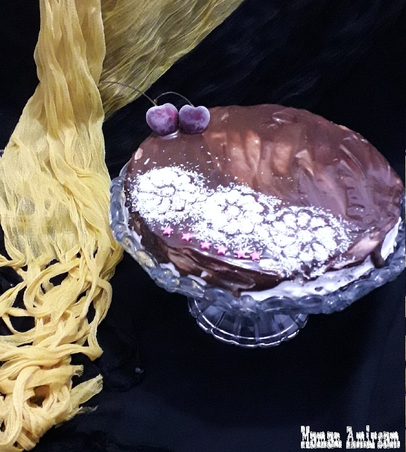 عکس کیک شکلاتی ساده با رویه گاناش