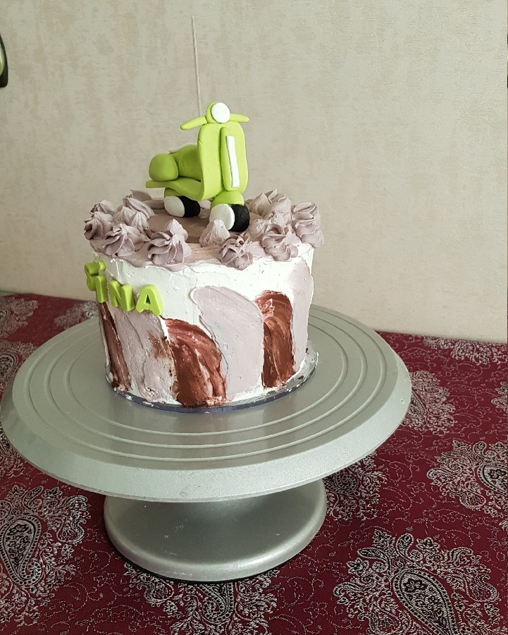 عکس کیک خامه ای با تزئین فوندانت 