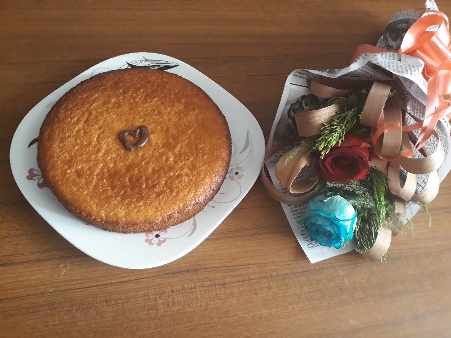 کیک زعفران و هل و گلاب 