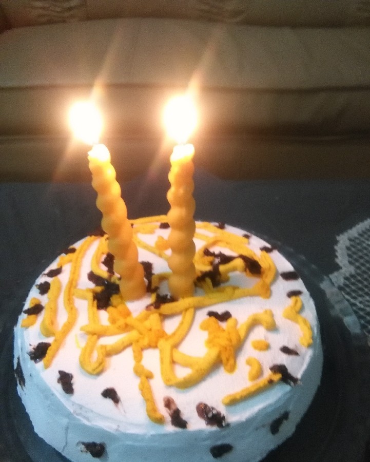 اینم کیک تولد خودم 
البته خودم درست کردم 