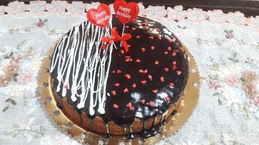 عکس کیک ساده بارویه گاناش