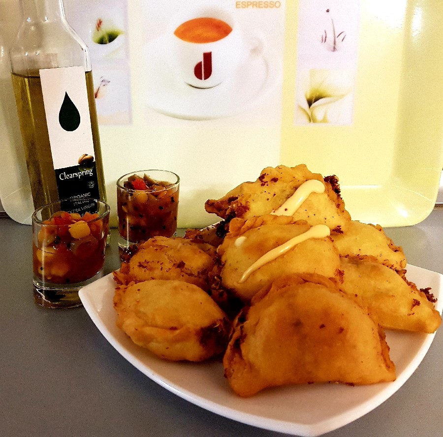 عکس پیراشکی گوشت ترشی زیتون