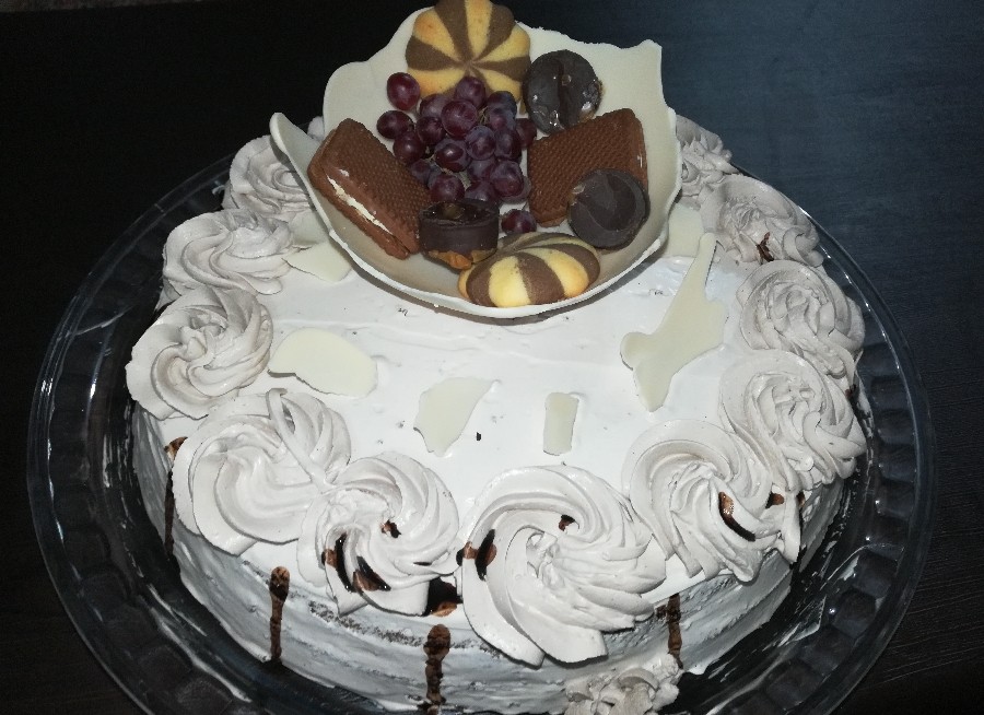 عکس کیک شکلاتی با تزیین کاسه شکلات