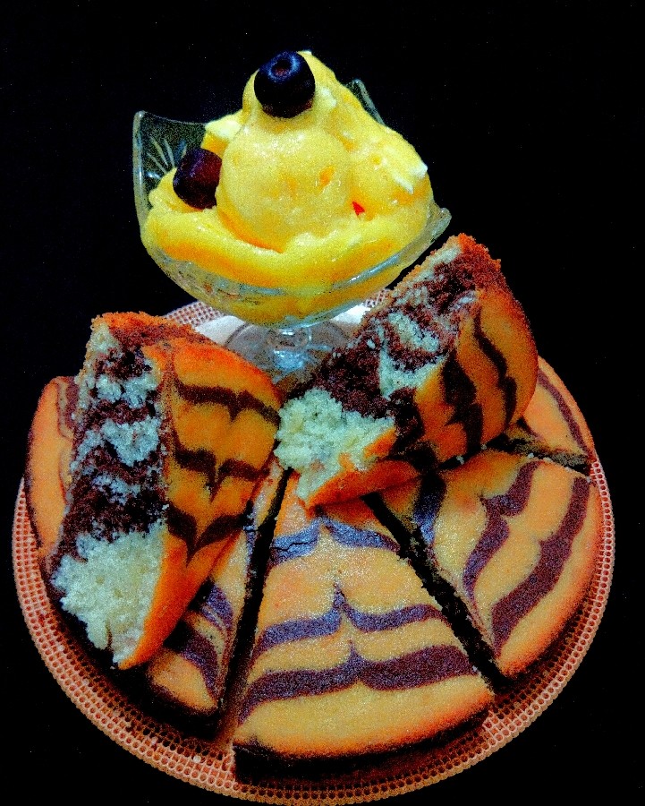 کیک زبرا و بستنی سنتی زعفرانی 
