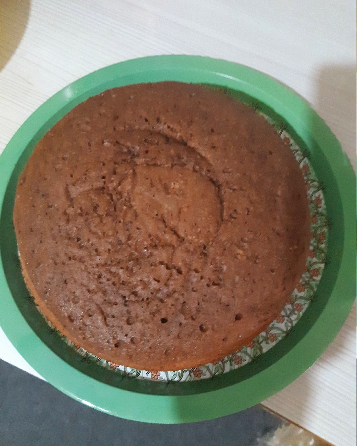 اینم کیک ساده شکلاتی
که روی گازوتوقابلمه پختم
باپف و طعم بی نظیر
جای همگی خالی