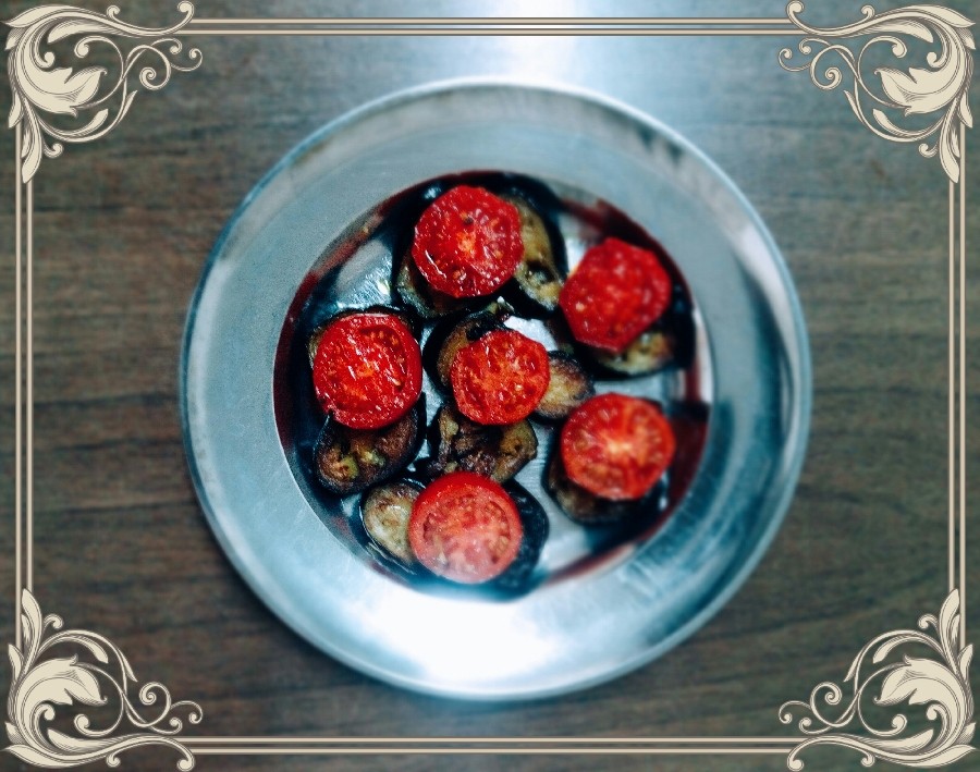 بادمجان سرخ شده با سس اسپانیایی علی