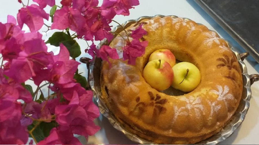 عکس کیک سیب و هویج و دارچین