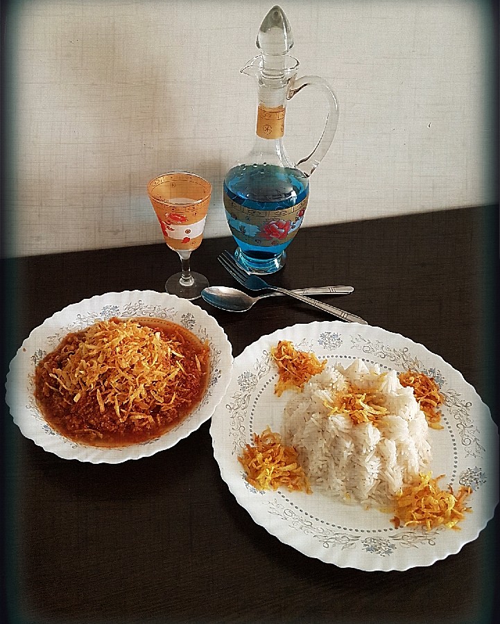 عکس خورشت گوجه و برنج قالبی 