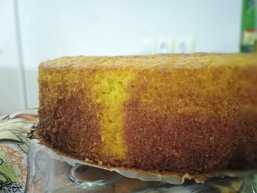 کیک کشمشی، زعفرونی
