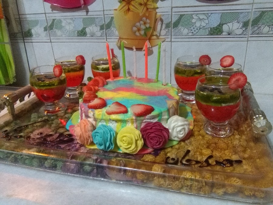 کیک تولد(اسفنجی)