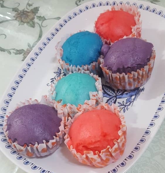کاپ کیک وانیلی رنگین