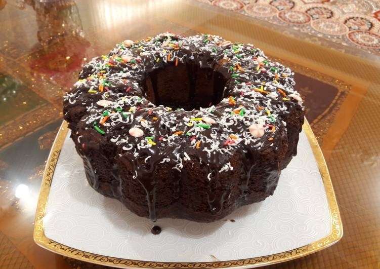 عکس کیک خیس شکلاتی با روکش گاناش