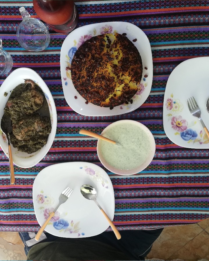 عکس خورشت بلدرچین با سبزی مرغ ترش