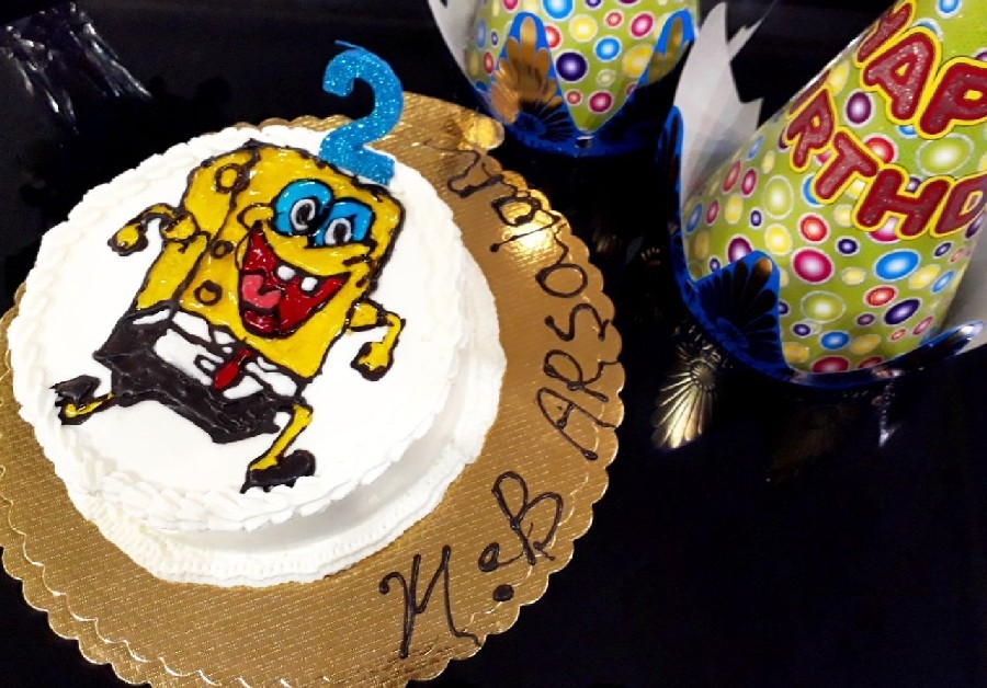 کیک تولد با تزیین بریلو