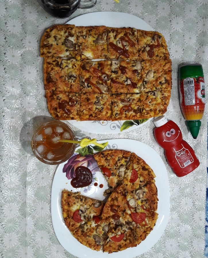 عکس پیتزای گوشت و مرغ