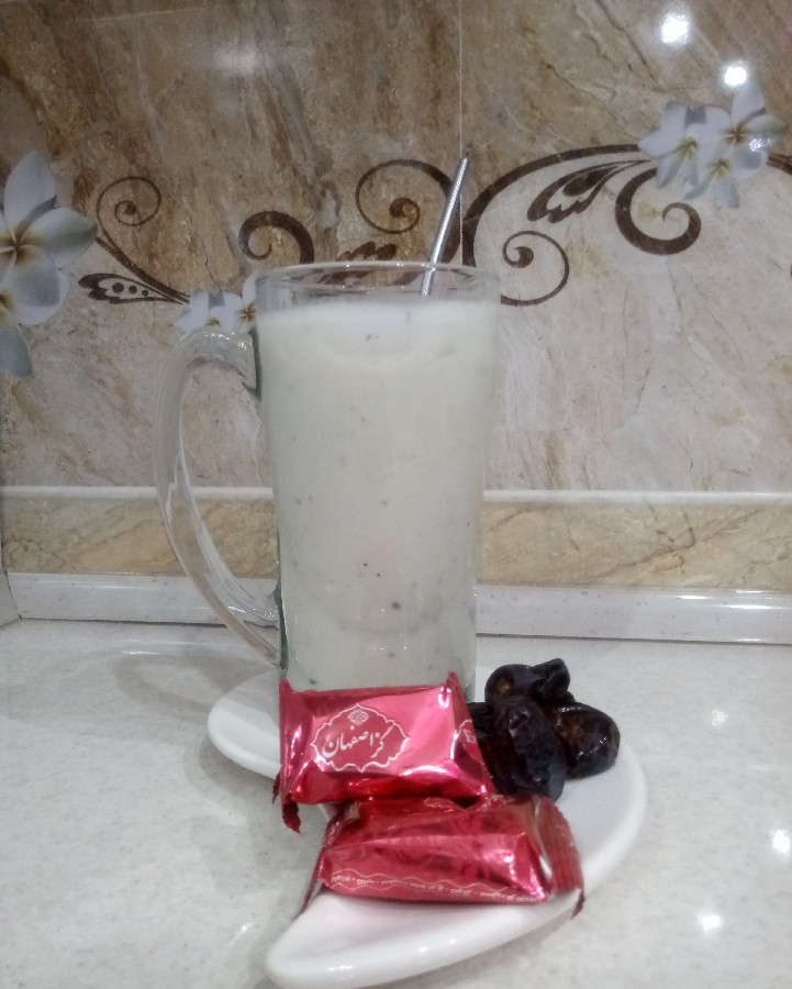 شیر موز. خرما