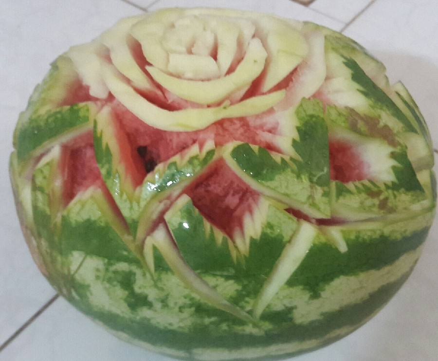حکاکی روی هندوانه 