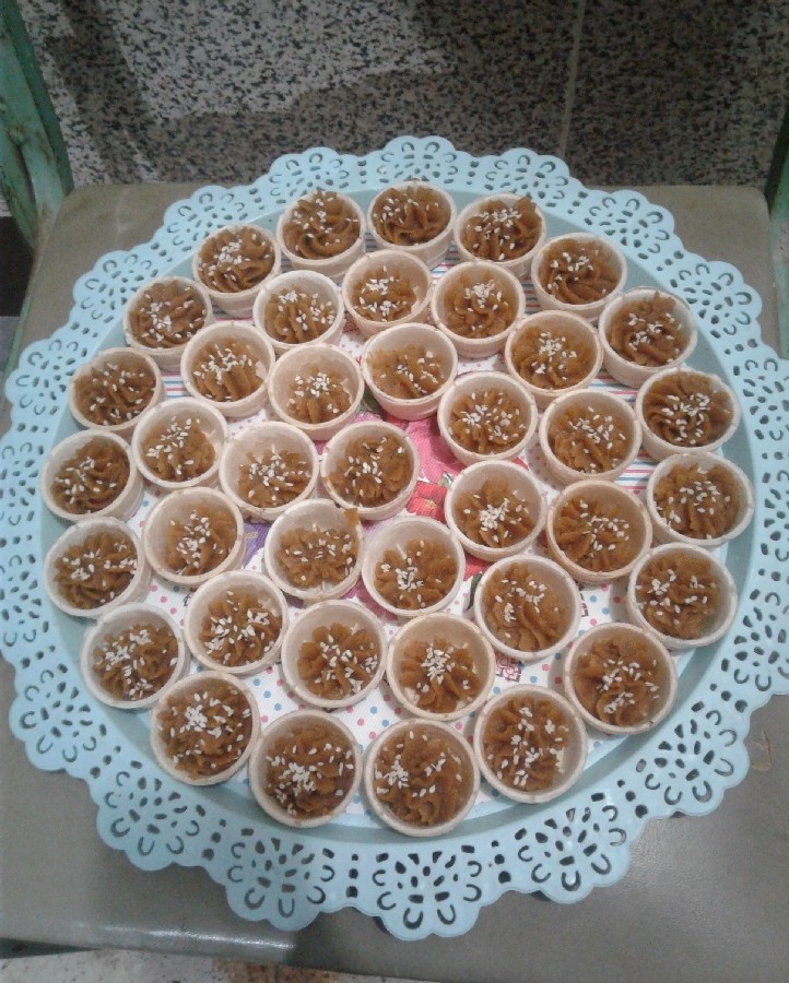 عکس حلوای هیئت ودخترکوچلوی من نشسته پیش شمع شام غریبان