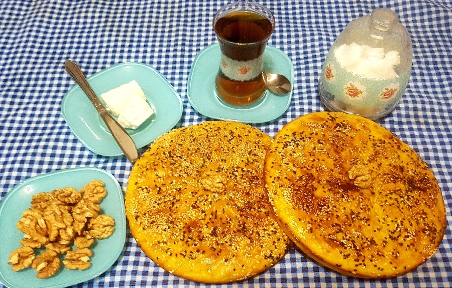 عکس نان روغنی سنتی و محلی تبریز