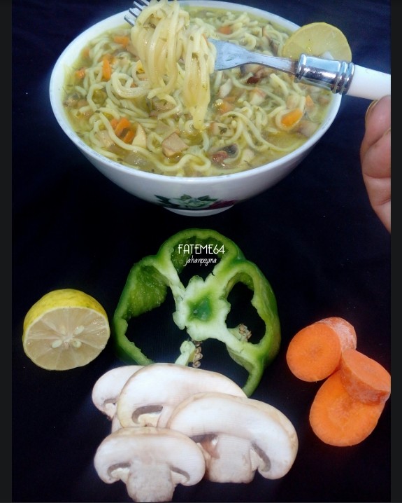 عکس خوراک سبزیجات با نودل