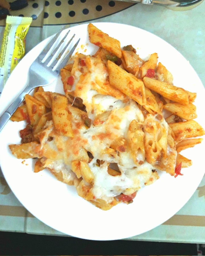 ماکارونى پنیرى {دستپخت دختر خواهر گلم}