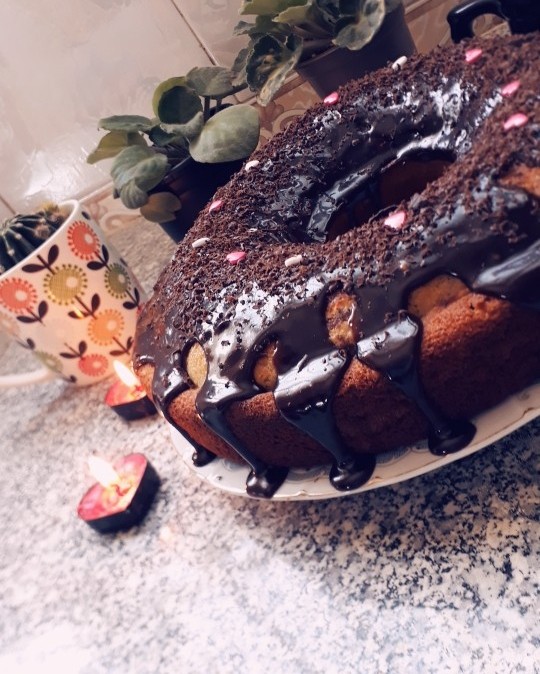 عکس کیک موز و گردو 
با رویه گاناش شکلاتی
