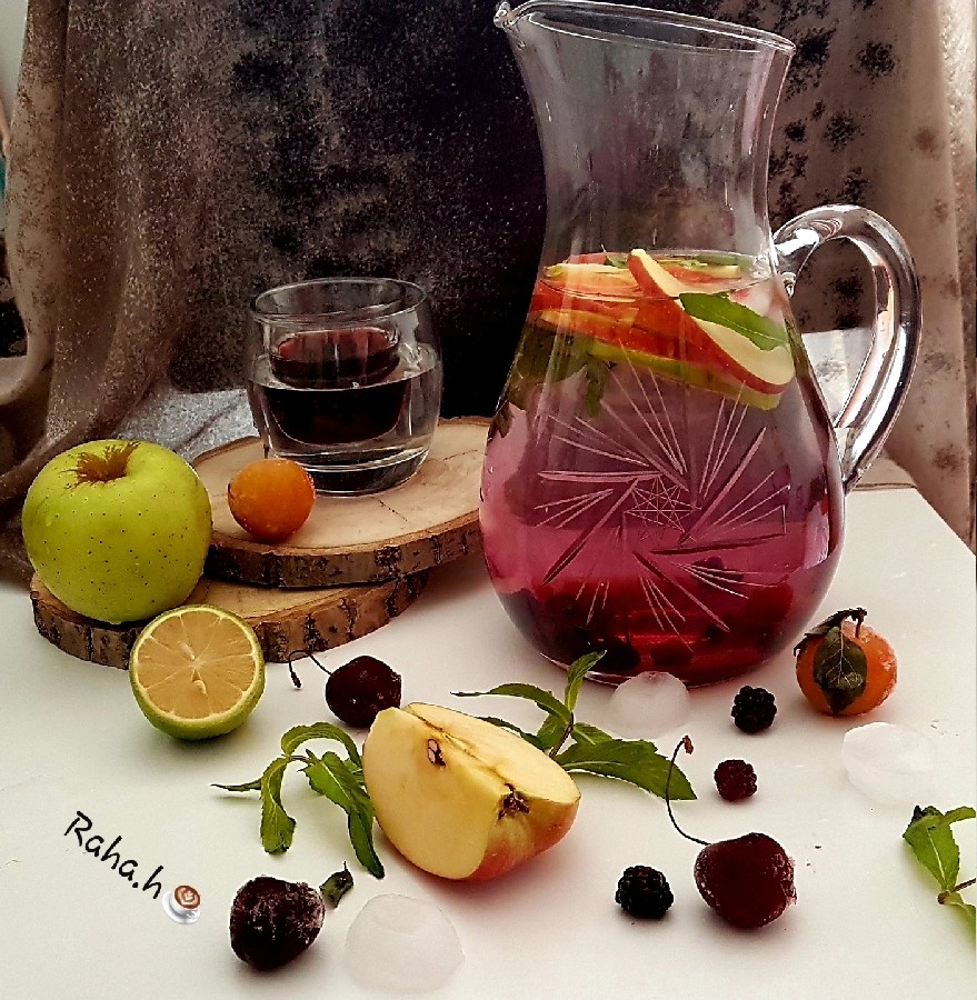 عکس دتاکس واترdetox water سیب وتمشک