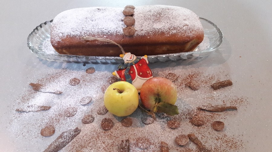 کیک سیب و دارچین 