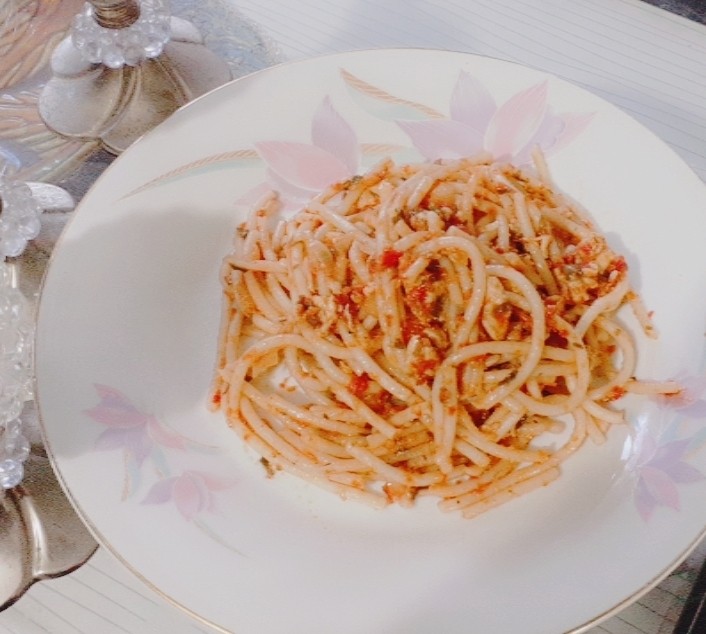 اینم اسپاگتی  با سس  مرغ دستورش رو از سر آشپز پاپیون گرفتم
