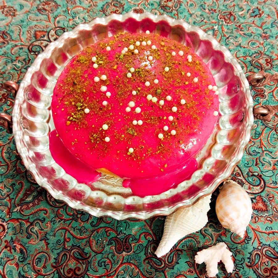 عکس کیک گلاب و زعفران