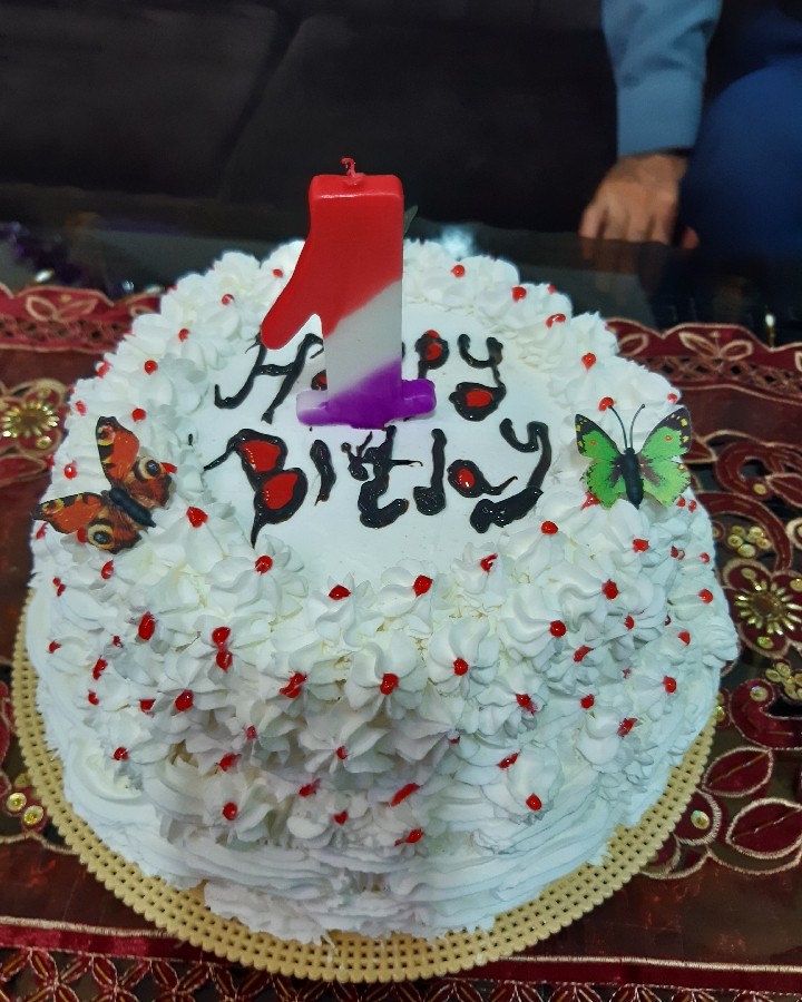 عکس کیک تولد پسر گلم  که البته خیلی با عجله تزیین کردم
