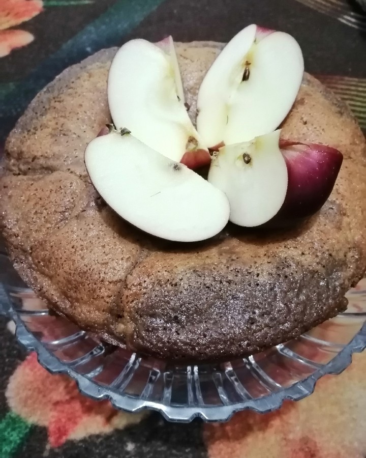 عکس کیک سیب مغزدار با رسپی یاسمن عزیز
