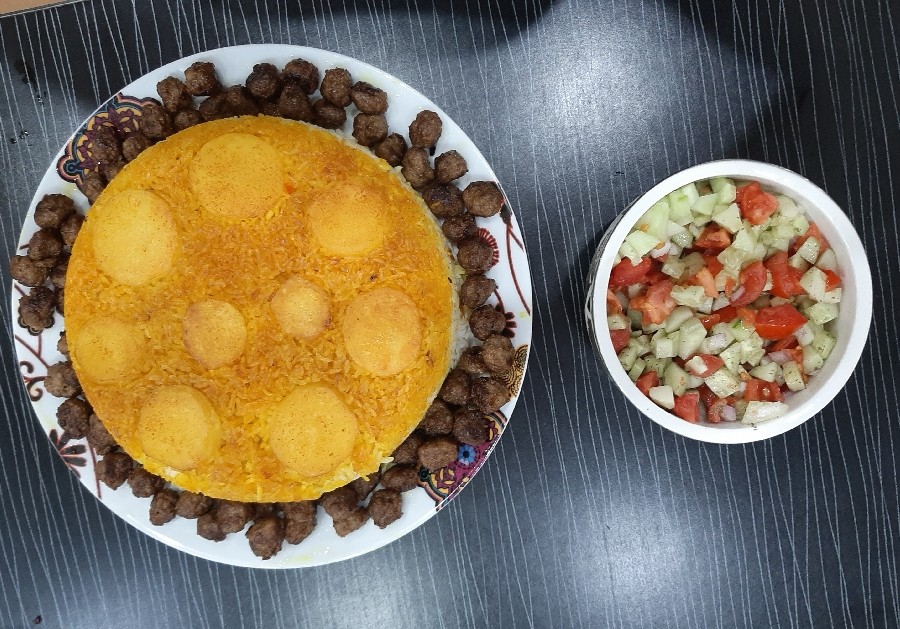 کلم پلو شیرازی باسالاد شیرازی