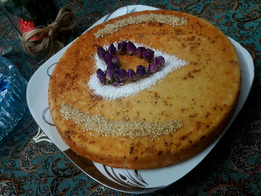 کیک اسفنجی(زعفران پودر گل کنجد پودر نارگیل)