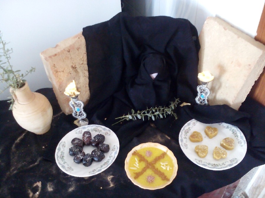 سفره جضرت رقیه (س) حلوا زنجبیلی_شله زرد_خرما