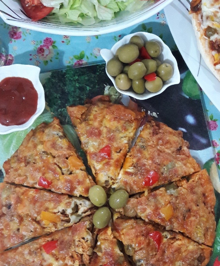 #پیتزا 
#خوشمزه
جاتون سبز دوستای عزیزم???