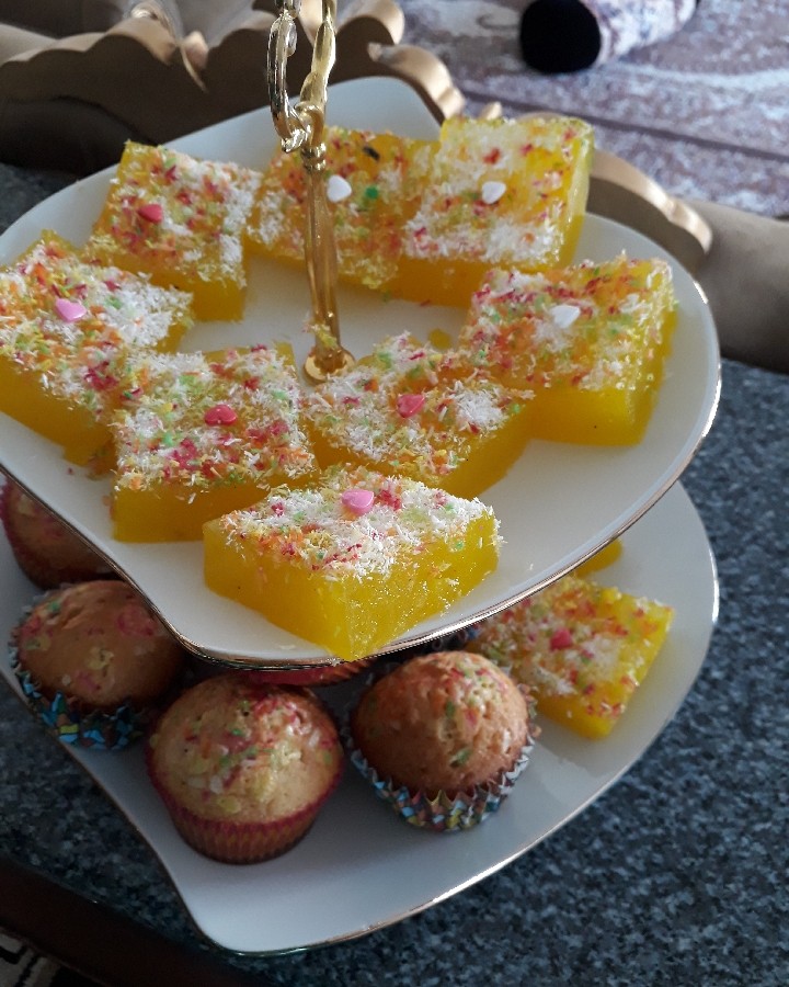باسلوق زعفرونی و کیک یزدی