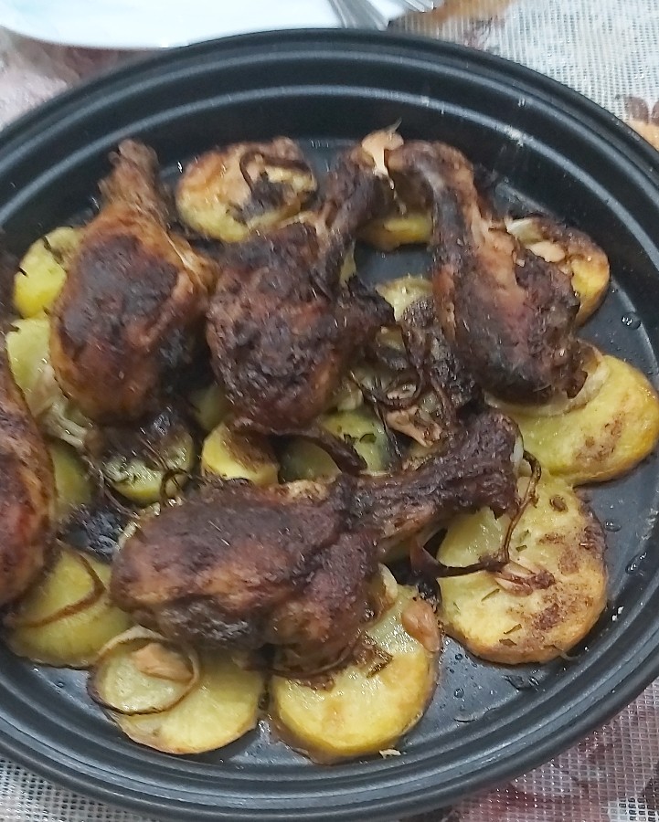 خوراک ران مرغ و سیب زمینی