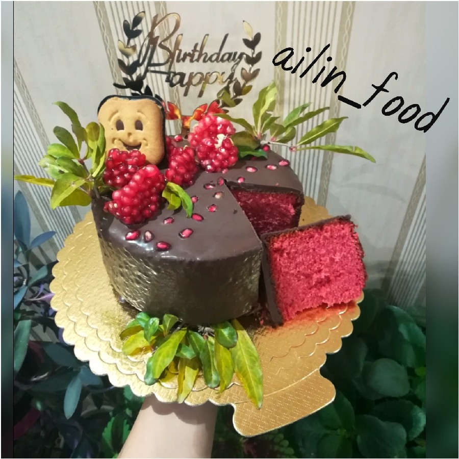 عکس کیک انار با روکش شکلات