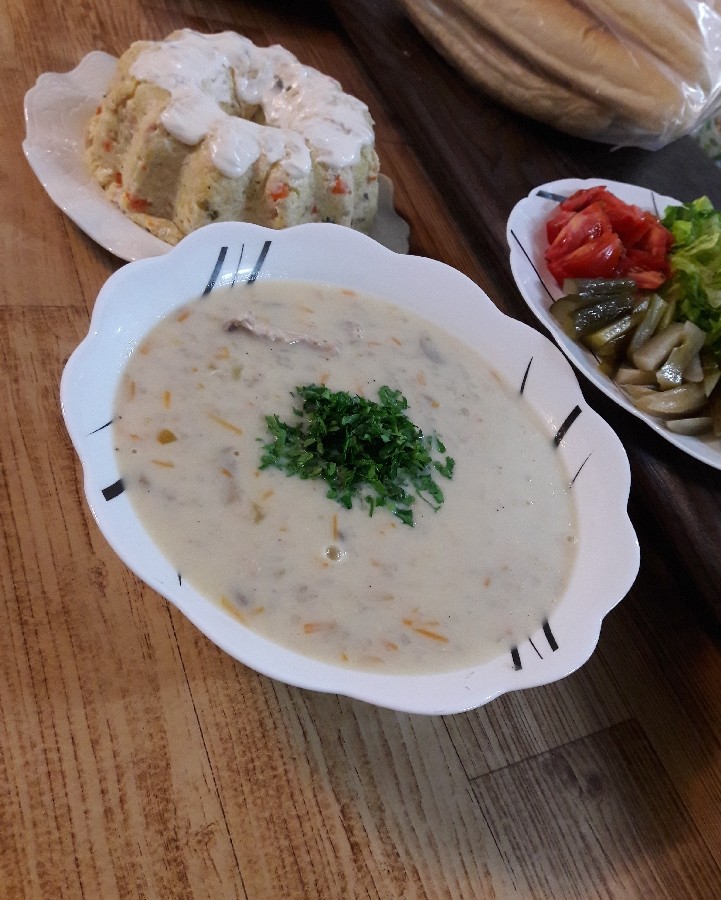 سوپ شیر و سالاد الویه