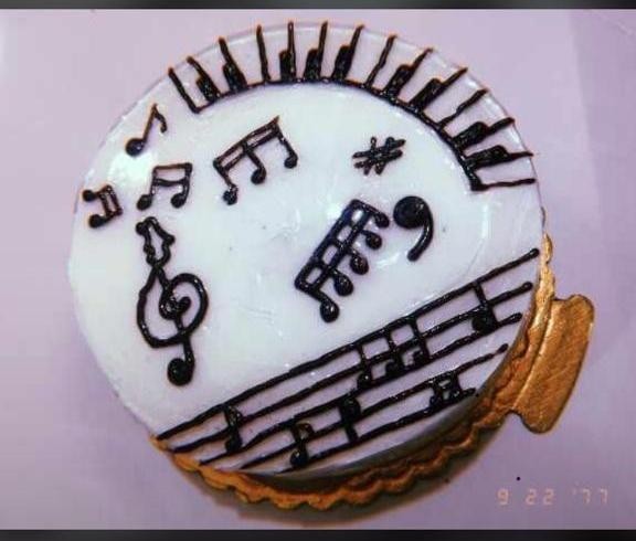 کیک زیبای دنیای موسیقی