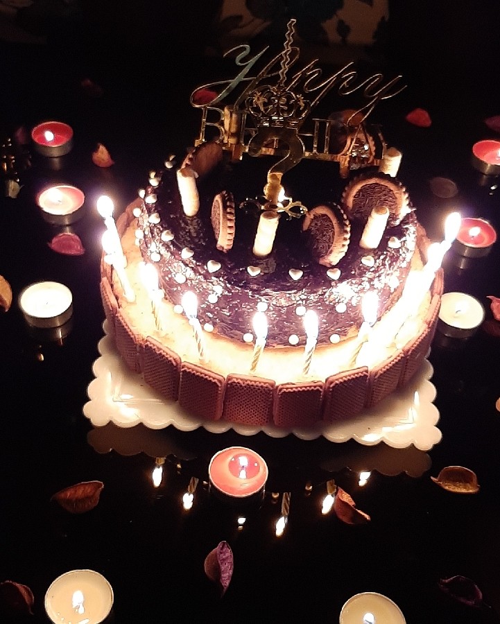 کیک تولد شکلاتی♡