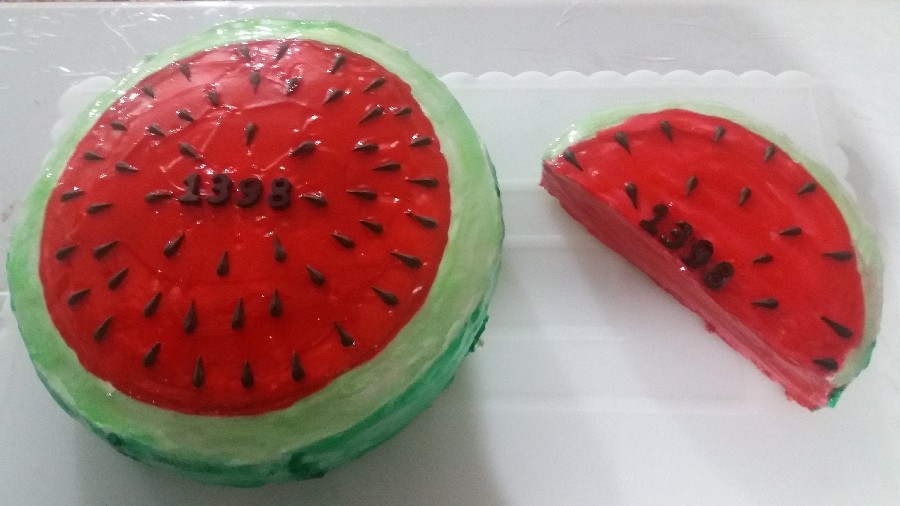 کیک هندوانه برای جشن یلدا مدرسه ی دخترم