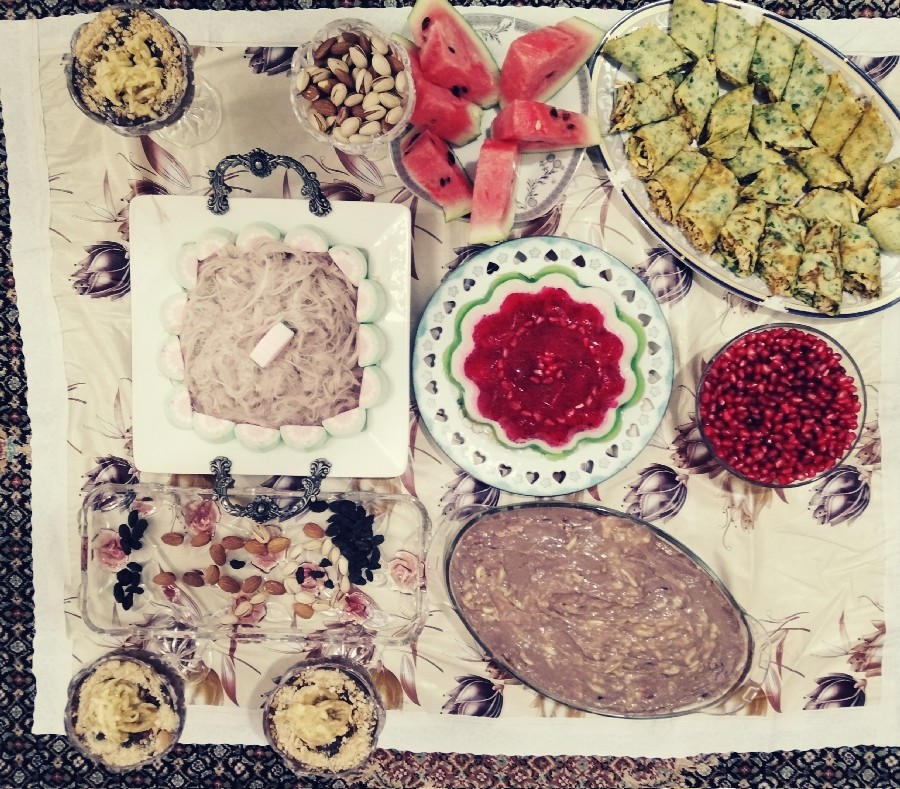 عکس سفره ی شب یلدای ما
