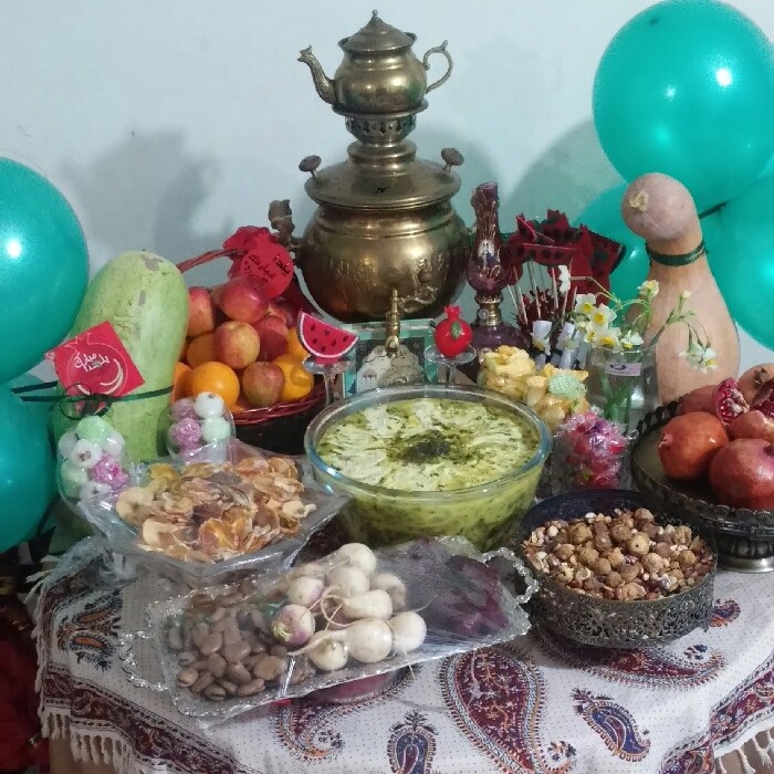 عکس میز شب چله ما